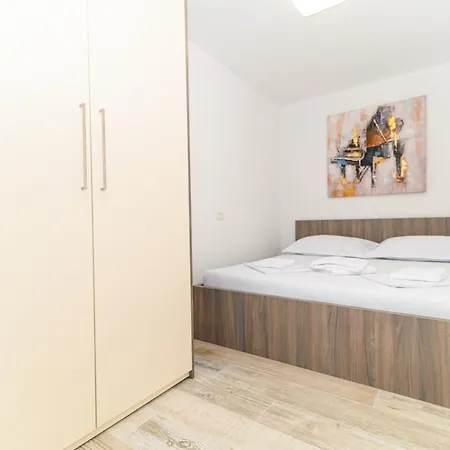 Apartment The Place Okrug Gornji