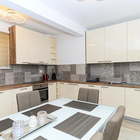 Apartment The Place Okrug Gornji Trogir