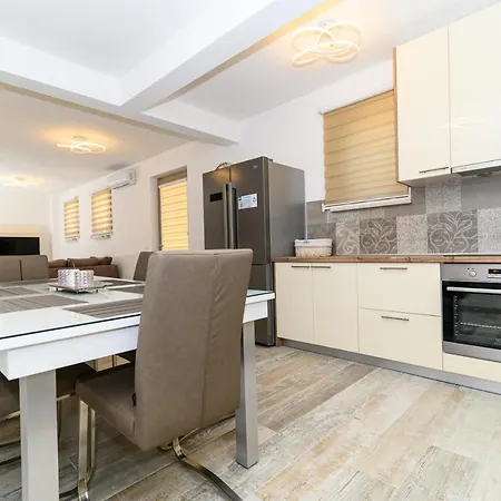 The Place Okrug Gornji Apartment