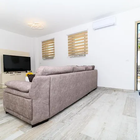Apartment The Place Okrug Gornji