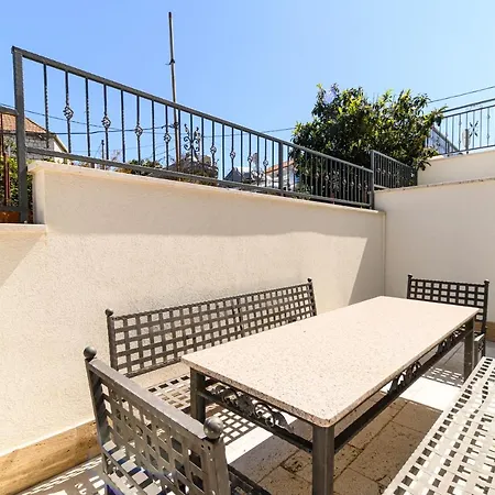 Apartment The Place Okrug Gornji *