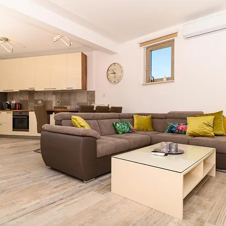 Apartment The Place Okrug Gornji