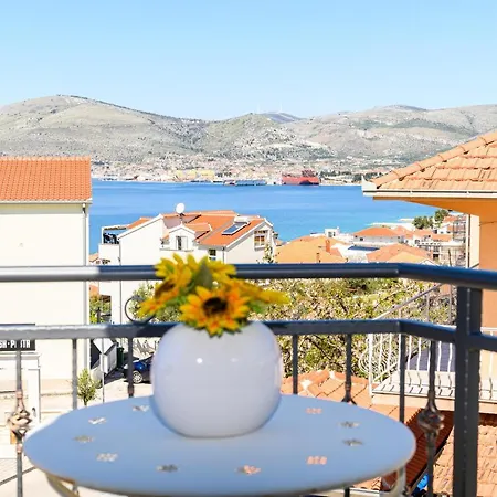 Apartment The Place Okrug Gornji Trogir